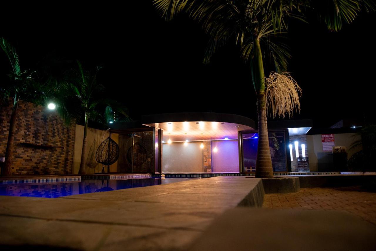 Emc Fully Furnished &Serviced Villas 4 Bedroom With Solar Power , Private Pool, Starlink Wifi ,Aircons & Dstv Lusaka Exteriér fotografie