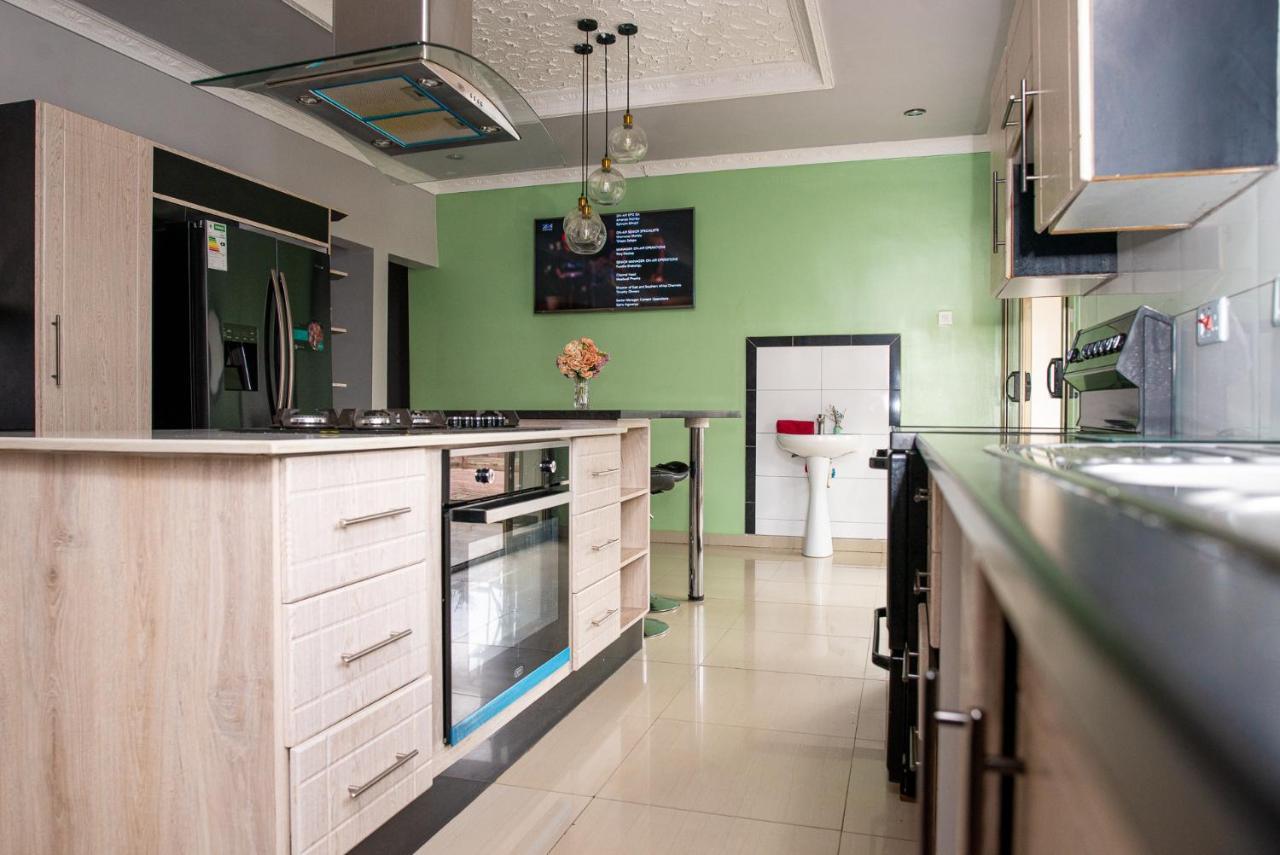Emc Fully Furnished &Serviced Villas 4 Bedroom With Solar Power , Private Pool, Starlink Wifi ,Aircons & Dstv Lusaka Exteriér fotografie